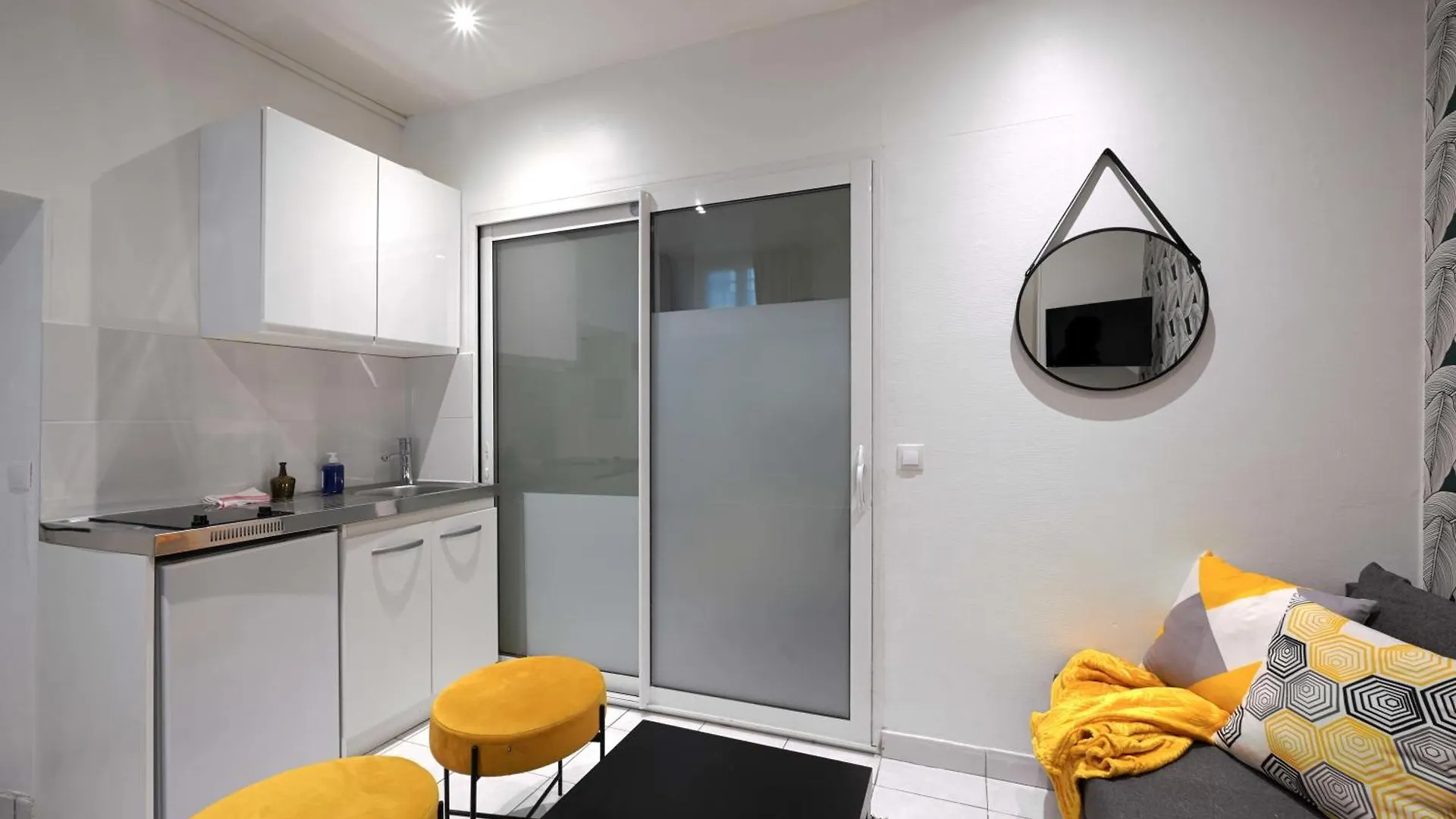 Lovely For 2 Persons Center Of Apartment Paris