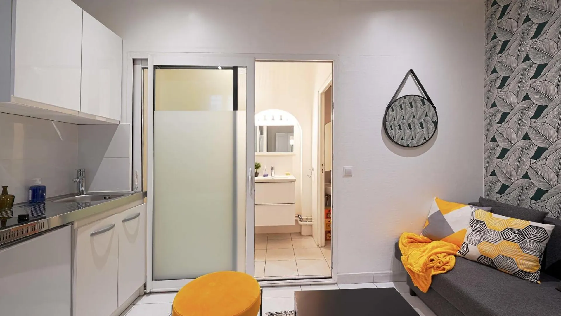 Lovely For 2 Persons Center Of Appartement